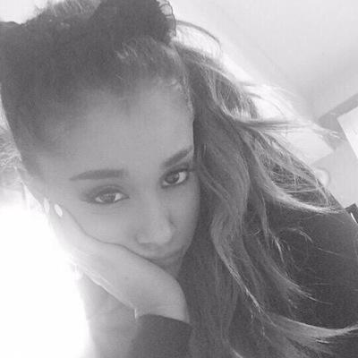 But who's ariana grande? Frankie follow me(09/21/14). Tiffany follow me and fav(10/20/14).