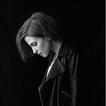 mizzbiss's profile picture. fall in love with yourself.