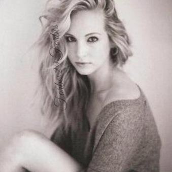 I love my twin sister @Carolinevamps /Married to my true love @SinisterMercy i love him so much he will always have my heart forever 14-2-14