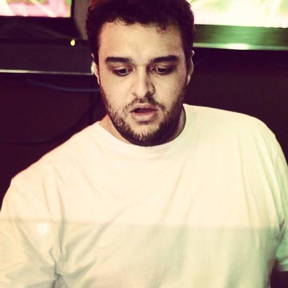 Fred Passos iniciou sua careira como DJ no ano de 2007 e hoje, aos 27 anos de idade, possui um estilo bem marcante. https://t.co/zc2IbpFtUR
