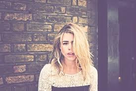 》We're so busy trying to survive that most of the time we forget to enjoy living. 《