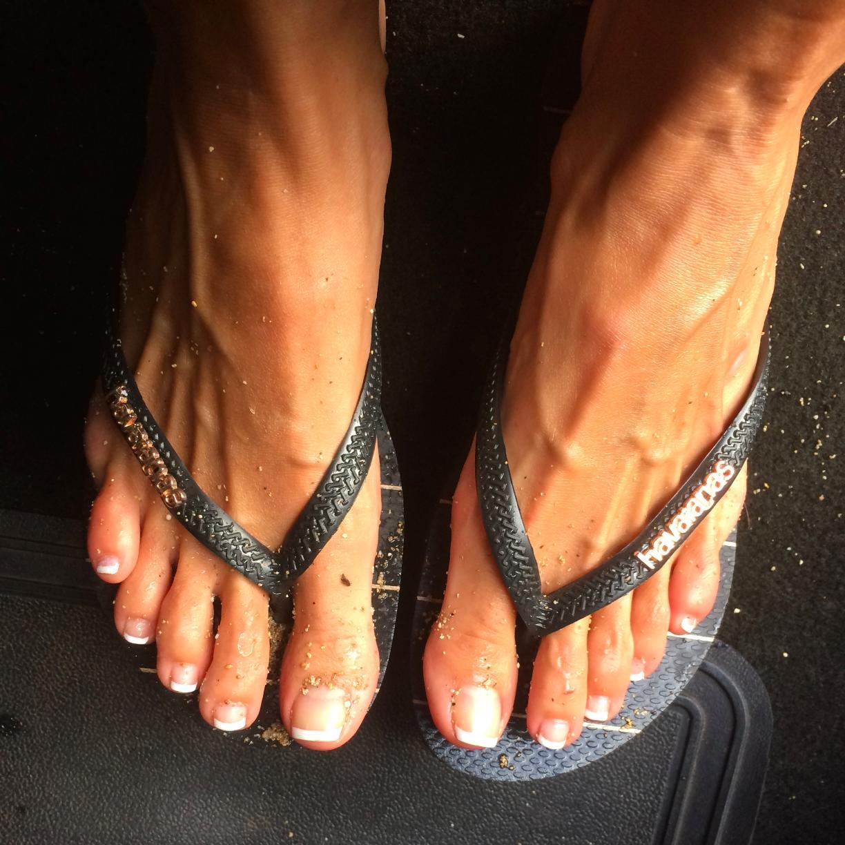 monivine's profile picture. ..... * ......