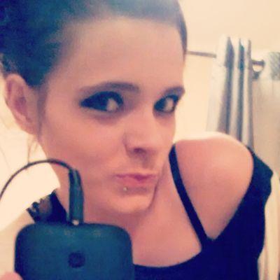 25 yrs old journalism my passion. Poet turned lyricst turned to full time mom..looking for the boost/ inspiration inspire me humans!