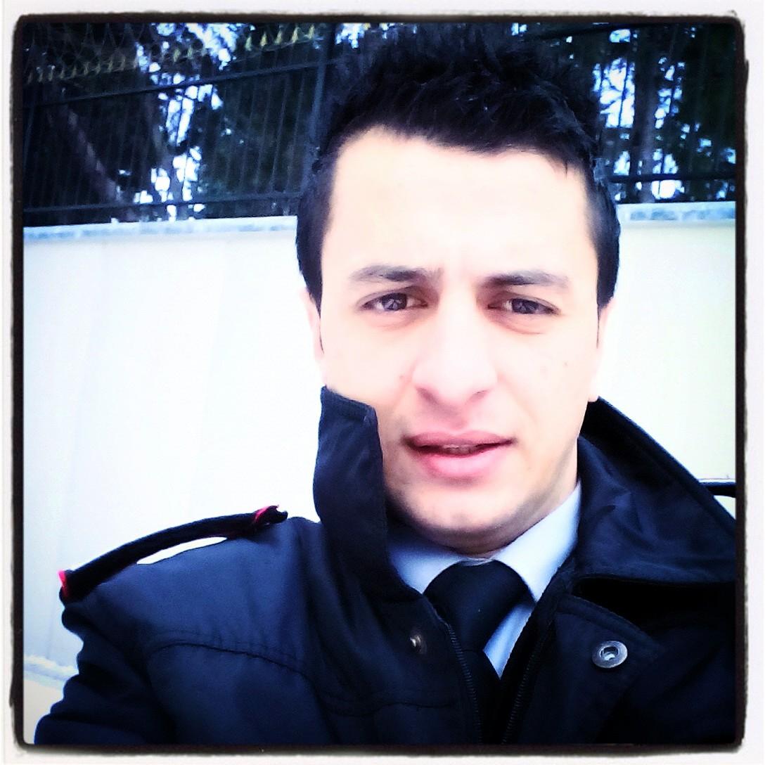 kertnkelebek55's profile picture. Yaz geçmiş Kış geçmiş Can eskimiş  Akıp giden zaman,Ömrün bahanesiymiş.Uzun uzun yaşamak değil     Doya doya yaşamak en güzeliymiş... ÖGG-Güv.AMİR