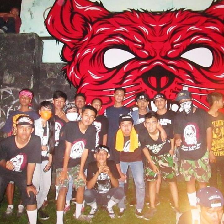 @ForBALI13 @JRX_SID,@BOBBYBIKUL, @baliekarock,@SID_Official,OSD/LR Bumi Pertiwi Indonesia #we are Outsiders Ladyrose Sragen Rock City