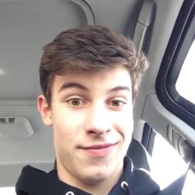 follow me @manhandsmendes bc i just gave you this free follow. please & thank you