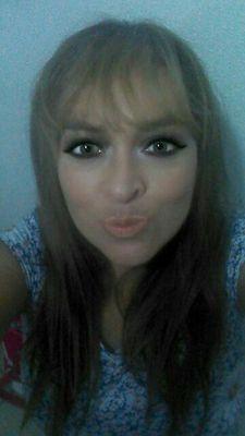 soy romantica enamorada del amor idealista defensora de la justicia e igualdad de los derechos