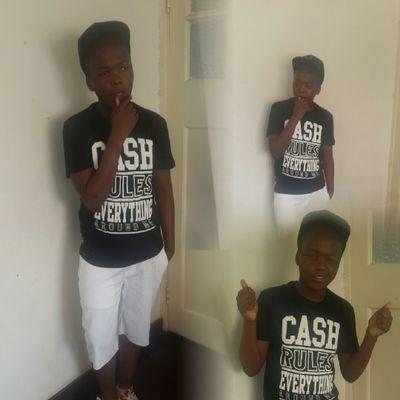 proud eminem fan|luv soccer|MAN Utd all the way|Dope rapper|always living life to the fullest