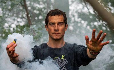 Edward Michael Bear Grylls, (d. 7 Haziran 1974) İnanılmaz Kurtuluş dizisi ile adından söz ettiren Britanyalı bir maceraperest, televizyon sunucusu ve yazar.