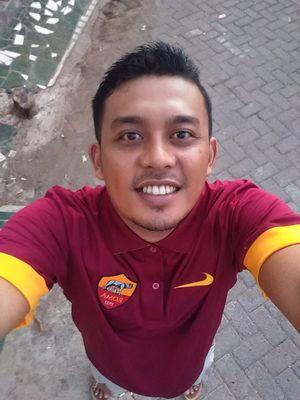 03-11-1988. poltekkes kemenkes RI makassar 07 jurusan keperawatan
  gigi dan member ROMA CLUB INDONESIA makassar.