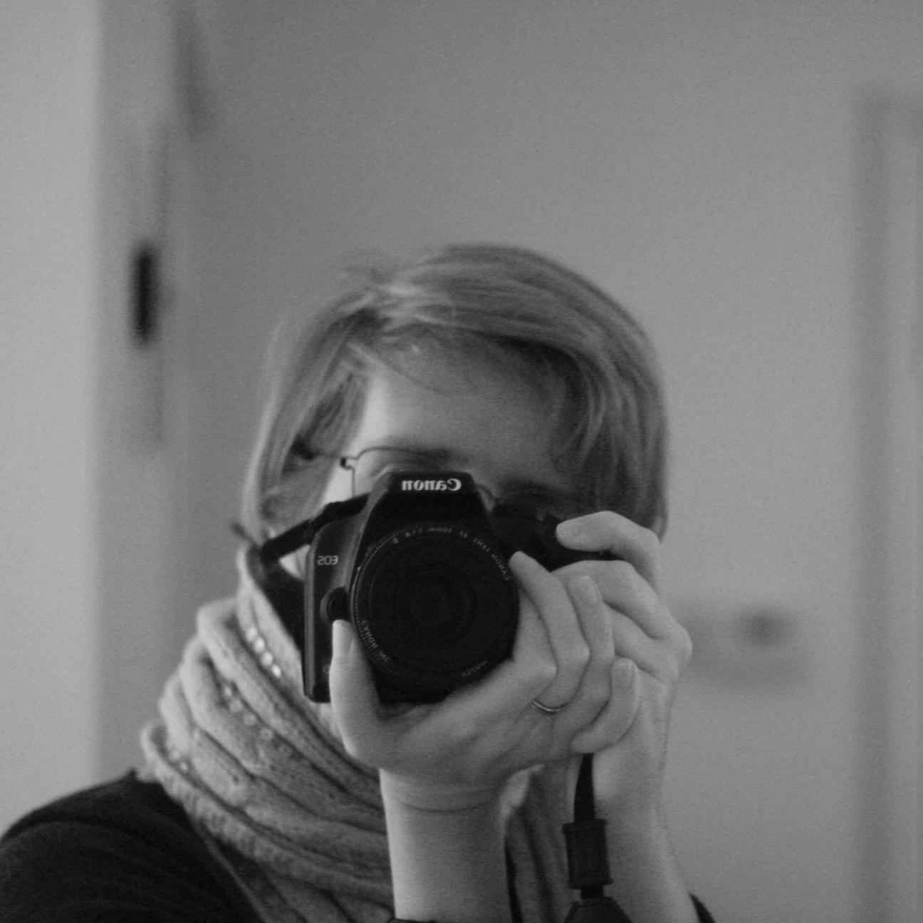 ♥ making photographs | ♥ writing |      ♥ Friesland | ♥ music | ♥ sports | 
♥ traintravels | degree in math | banking career | kankerpatiënt |