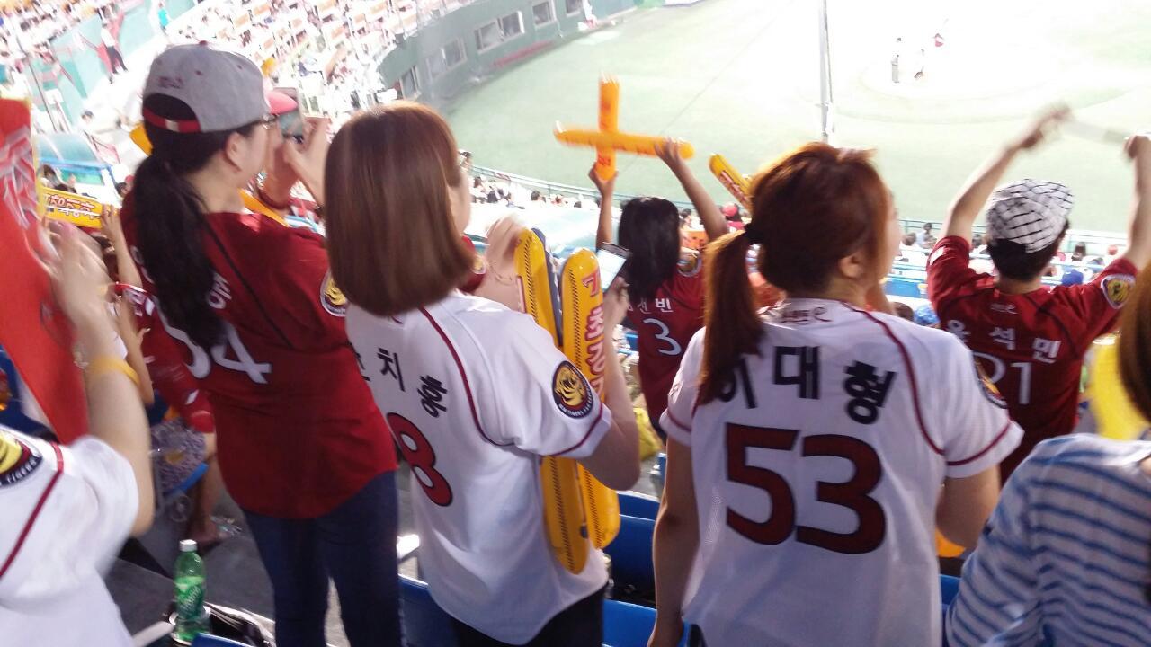 V11, KIA TIGERS. 음악/영화/드라마/만화/이벤트참여 등 편식하지 않고 즐깁니다 관심분야는 사회학 심리학 사회복지학 그리고 정치. 안맞는분 블럭하시고 호갱님들 환영^^