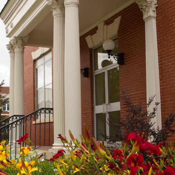 Committed to helping students successfully transition to Georgia College through academic advisement.
