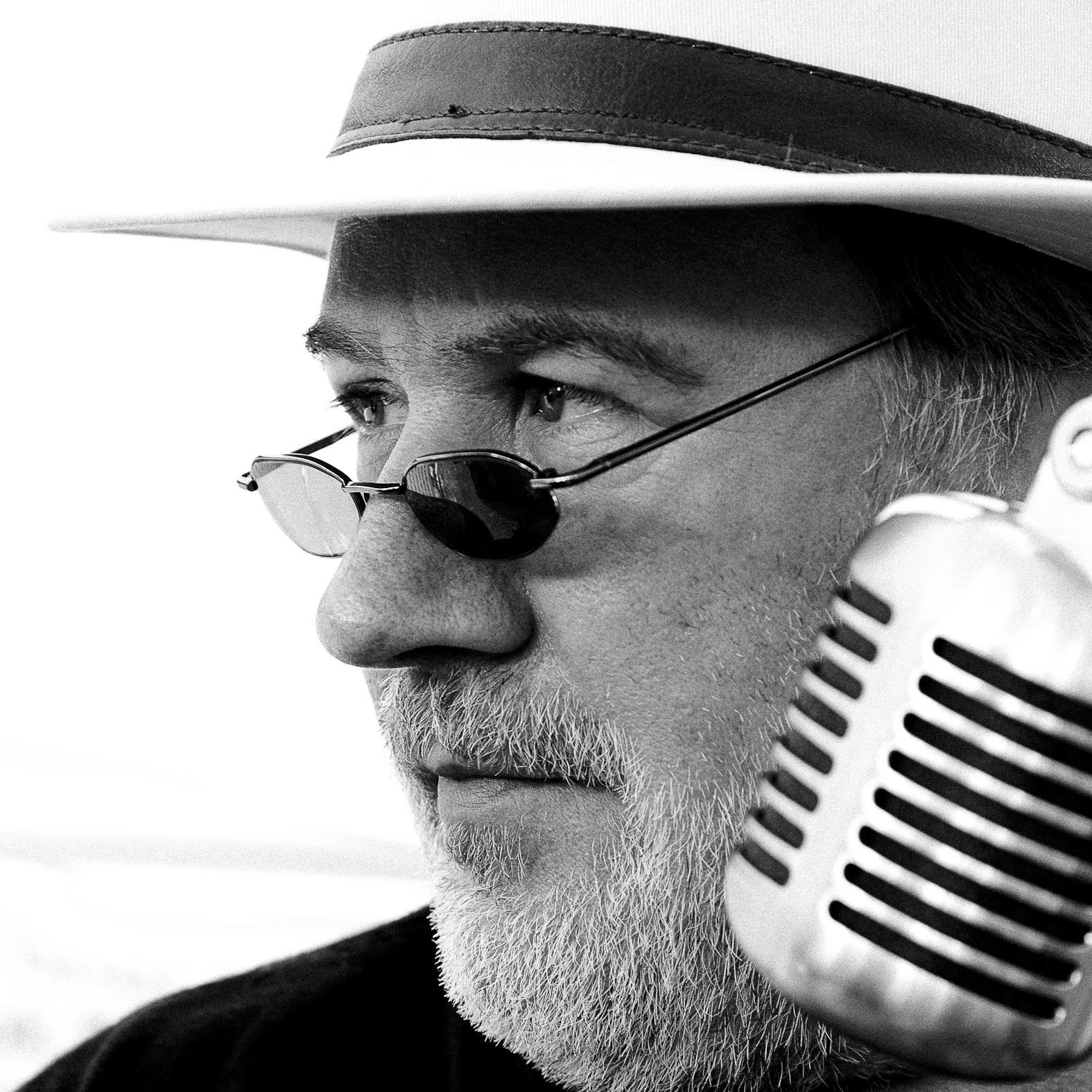 janenelsevanri1's profile picture. Zanger gitarist, componist, tekstschrijver bij de Vintage Brothers bluesband, you don't know music if you don't know the blues.