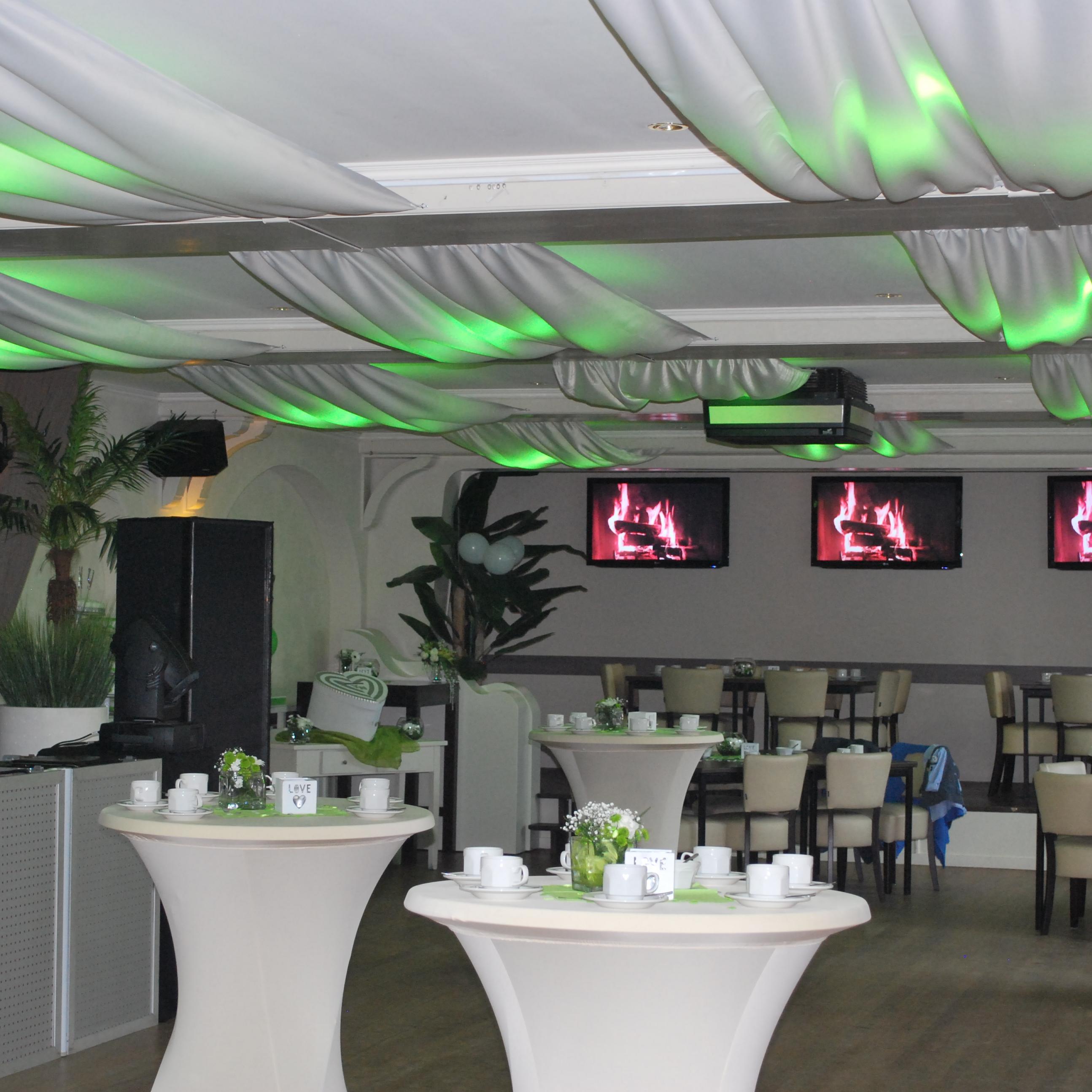 Pleingilze's profile picture. Café | Tapasbar | Churrascaria | Partyzaal | Catering | Terras | Barbecue | gezelligheid met een zachte G | reserveren? Bel 0161 - 451368 of stuur een tweet!