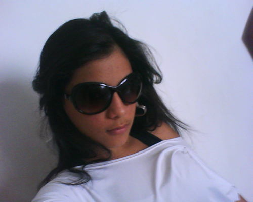 Uma garota linda, por dentro e por fora, convencida? Não. Mais esse espaço é pra MIM escrever quem eu sou, não o que VOCÊ pensa de mim. By Sabrina *¬*