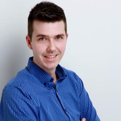 Professionnel de l'éducation. S'intéresse à l'actualité politique et internationale, au développement des compétences langagières et à la musique classique.