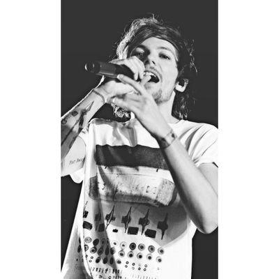 《ISN'T SHE LOVELY》 LEI NON MERITA IL SUO AMORE, LASCIATECI AMARE . http://t.co/NDTnYo6jQu ff larry