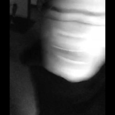 douglasoinseto's profile picture. i give u a free follow, so follow @JACKTEQUlLA she can help with 2/12 ( JG and Cam ! )