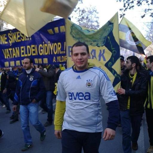 Şerefiyle.. Onuruyla.. Duruşuyla.. Direnişiyle.. Bütünlüğüyle.. Sevdasıyla..Öfkesiyle.. Gururuyla.. Fenerbahçe Türkiye Cumhuriyeti'dir !!!