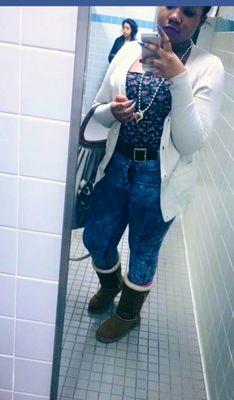 Khamiaaa
#SCCECHS
#Freshman
Simply Me .
