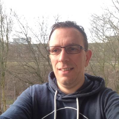 Spontane jongeman van 40 jaar jong! op dit moment werkzoekende! ik doe aan hardlopen en af en toe fitnessen.