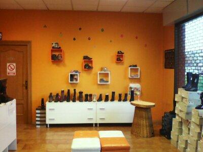 Zapatería infantil y juvenil