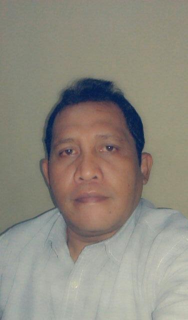 Suka tantangan dan pekerja keras - Bersepeda dan Badminton adalah olahraga kesukaanku - Bekerja sebagai Marketing Genset di Jakarta