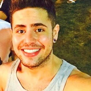 ''meu decote não vai até o umbigo, mas meu amor vai até o fim '' meu campeão ❤️