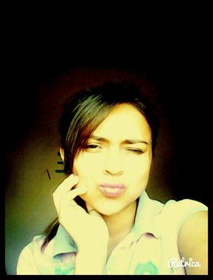 Me gusta cantar!!!  me encanta. los gatos y me fascina  la pizza