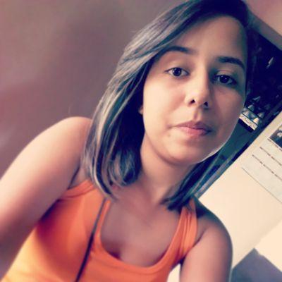 Quando você cresce não tem mais, rostinho lindo e toda inocência, você tem que aprender a se virar sozinha e encarar a realidade do jeito que ela realmente é.