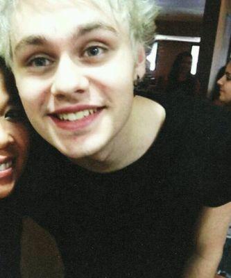 Just posting cute pictures of the wonderful and beautiful Michael Clifford ❤