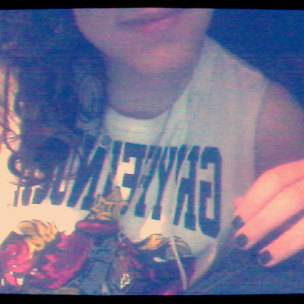 FabyKhan_23's profile picture. ❤ V A M P E T T E ❤ M U S E R ❤  . . .          R E A D E R ❤ . . . F O L L O W  ;)