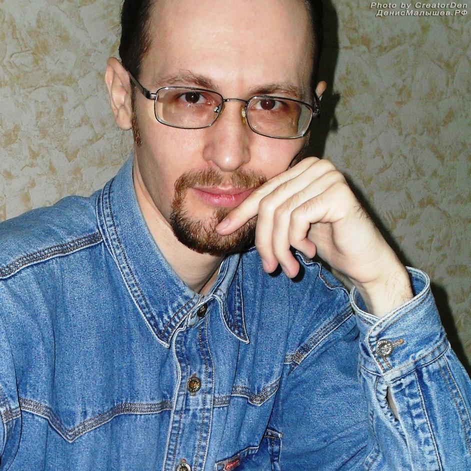 ДенисМалышев.РФ - сайт в разработке, но что-то обо мне там уже есть.