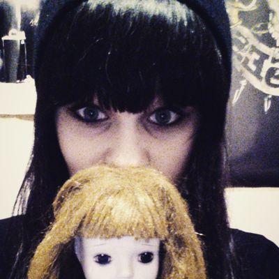 molliewest75's profile picture. cunts everywhere...