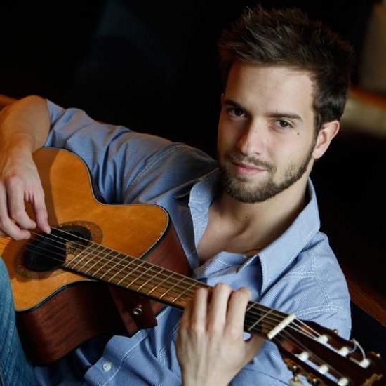 Queremos ver más a Pablo Alborán!!, ¿Te gusta la música en directo? Prueba la tarifa plana de conciertos #FanOnFirePass http://t.co/S8vNZvqxzM
