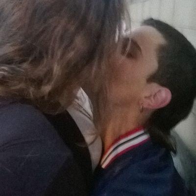 FACEBOOK:Andreuka morenaza nuñez/98/¿Eres feliz o solo sonries?.Fanatica de los coches CASADA CON @toretin123