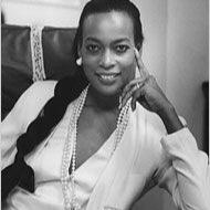 Je suis moi j'adore discuter échanger. Bisous.
#Gabon