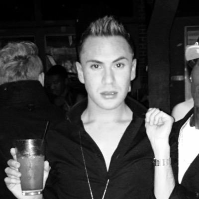 AlejandroGllgs's profile picture. I am so fab... im skinny, im blonde, im rich and im a little bit of a bitch!