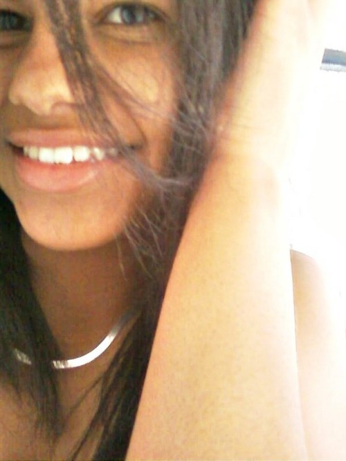 AAAAH voç me faz bem , me deixa feliz , e é minha amiga , eu te considero mto mto msm só sei de uma coisa qe eu te amo *-*   ...Ass: @Dsantoss_