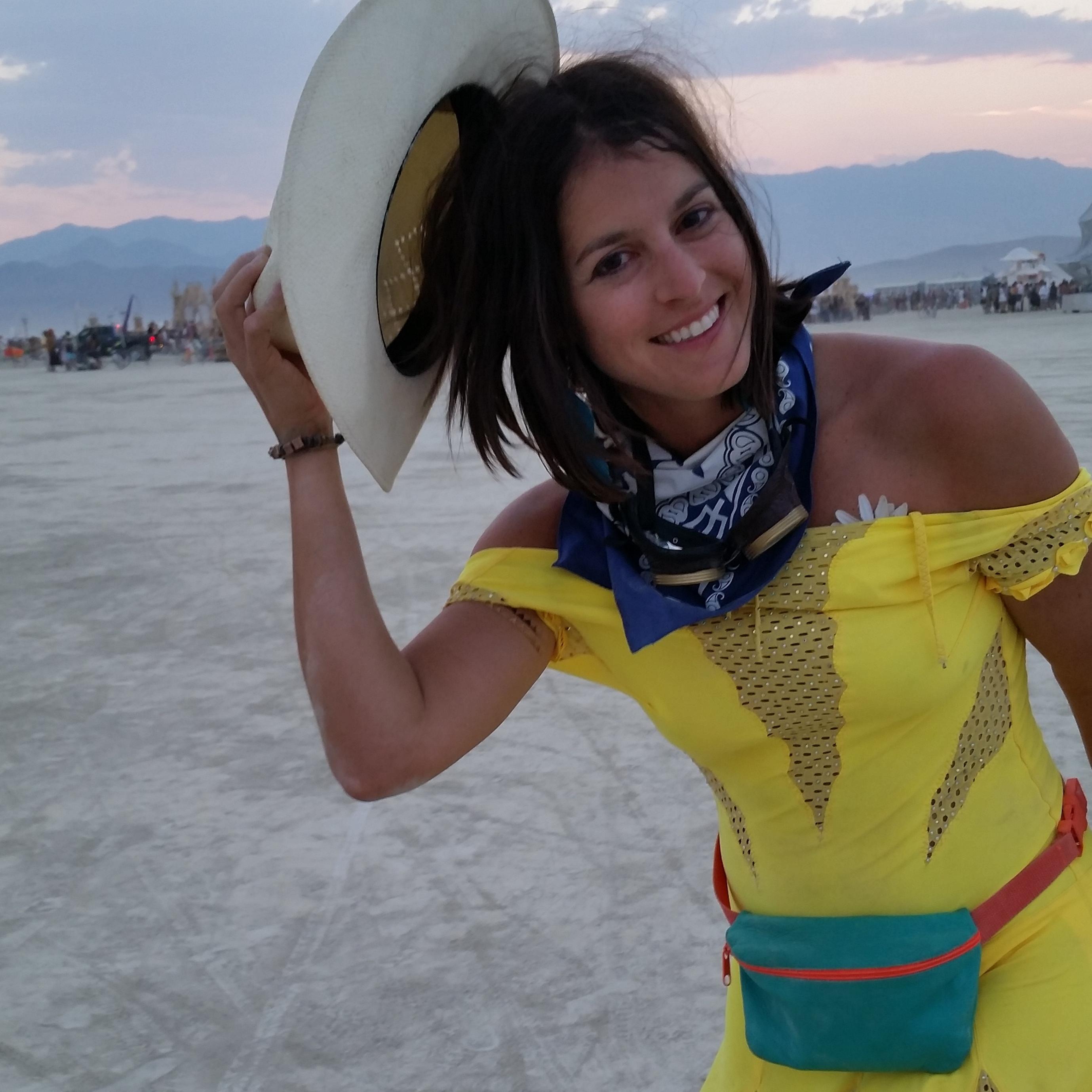 Mad Woman in the ad biz, Peruana, cat lover, Brooklynite, proud wife of the man who brings us FFreakies & Grizcoats, shutterbug and dance floor diva