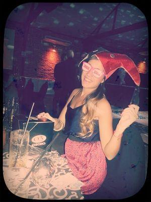 impaciente, introvertida, insegura, ingenua... pero feliz!:)
