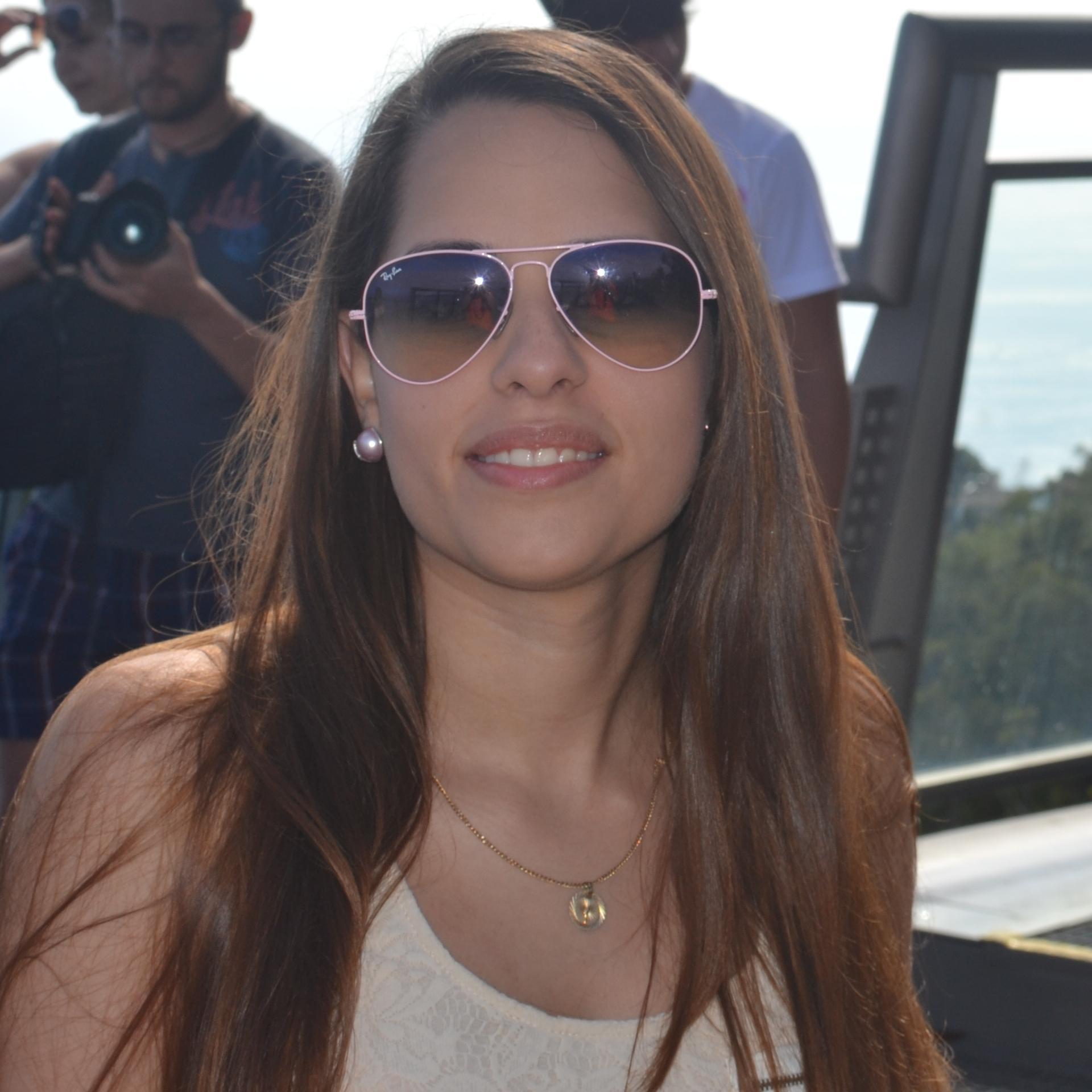 gabiannita's profile picture. Economista UNIMET, amante del chocolate, Dios, familia y musica.