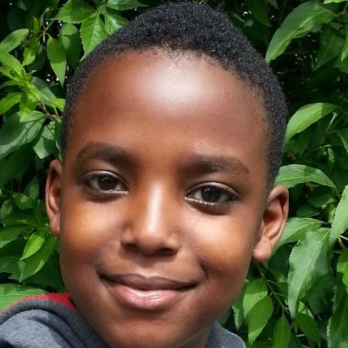 Half italian and kenyan....I love music,animes and watching tv shows.......follow me and i follow you!!! Instagram: roby441 Vine: roby campana