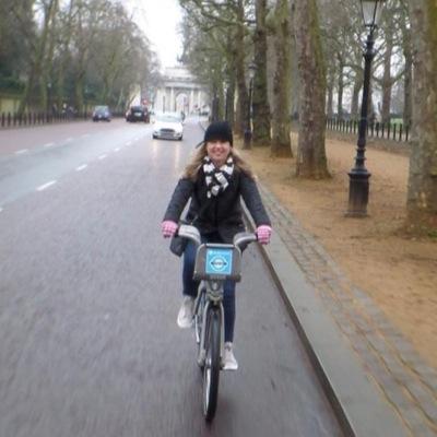 Sally_Parkinson's profile picture. 🏎✈️🚲👩‍💻🥂🛍