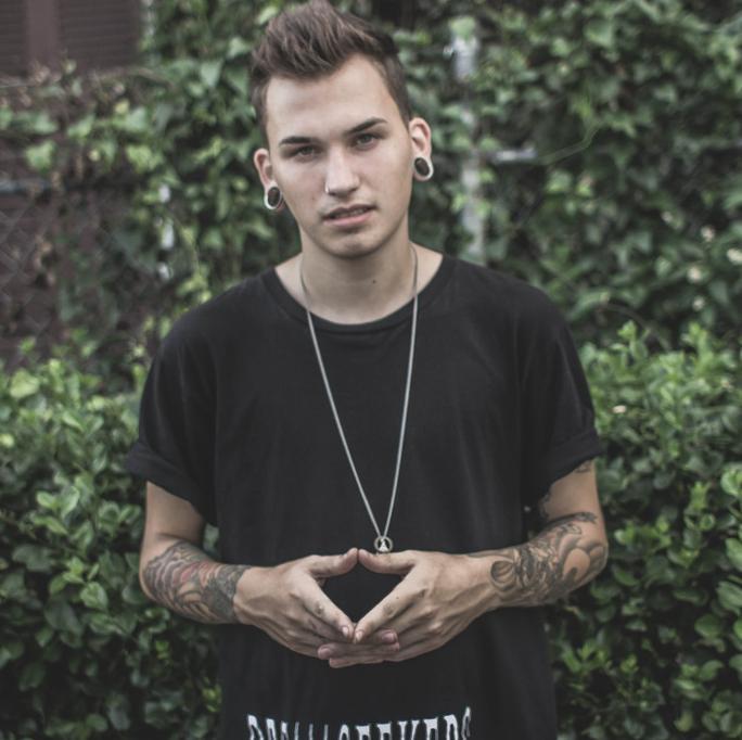 fans of alex | images, interviews,videos tour info and more of @alexPVRIS from @ThisIsPVRIS