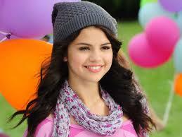hi I am nessia cullen daughter too Bella and dad is @EdwardCullen006 imprint Jacob