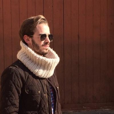 Estudiante de ingenieria en la  Universidad de Castilla-La Mancha. Apasionado del futbol y de los amigos.