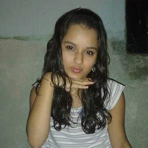 Emilly10gomes's profile picture. Antes de vc falar,ouça. 
Antes de agir,pense.
Antes de criticar,conheça.
E antes de desistir,tentee.!!!