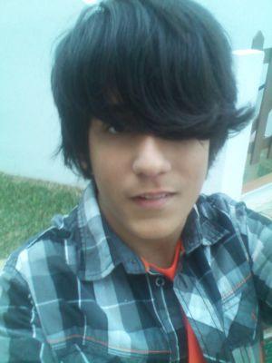 Youtuber de 15 años,primo de ElMancoGames...solo tres gameplays y solo con 8 tristes subscritores.... #PakemasMeldas
